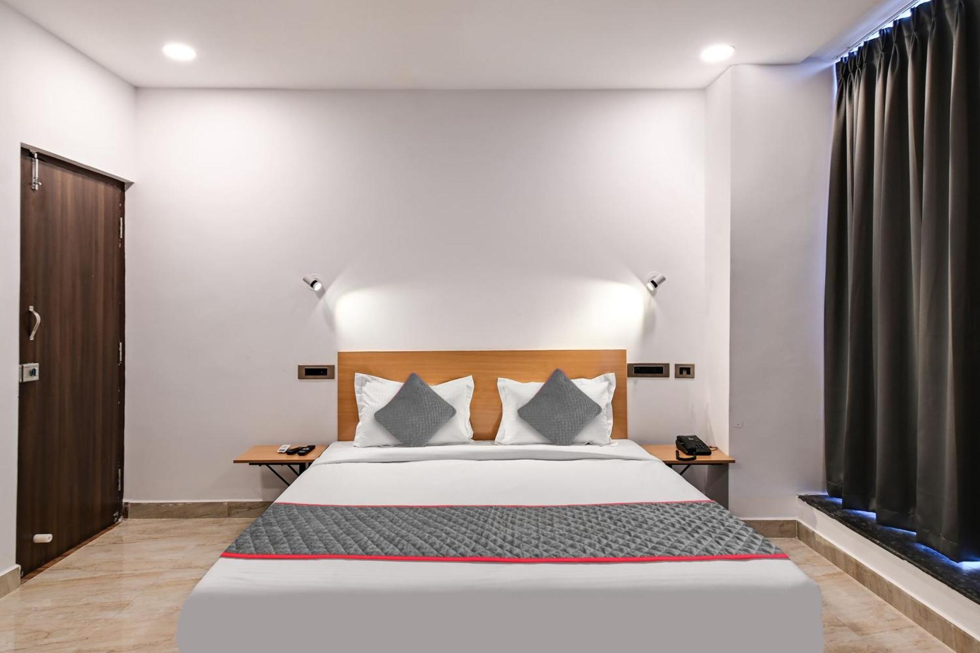 Super Townhouse De Alphabet Karmanghat Hyderabad Exterior foto