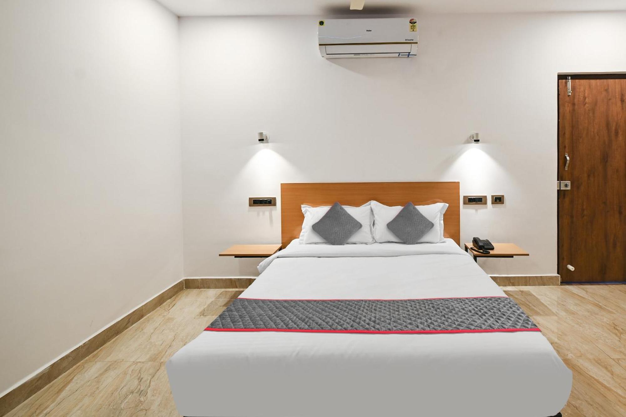 Super Townhouse De Alphabet Karmanghat Hyderabad Exterior foto